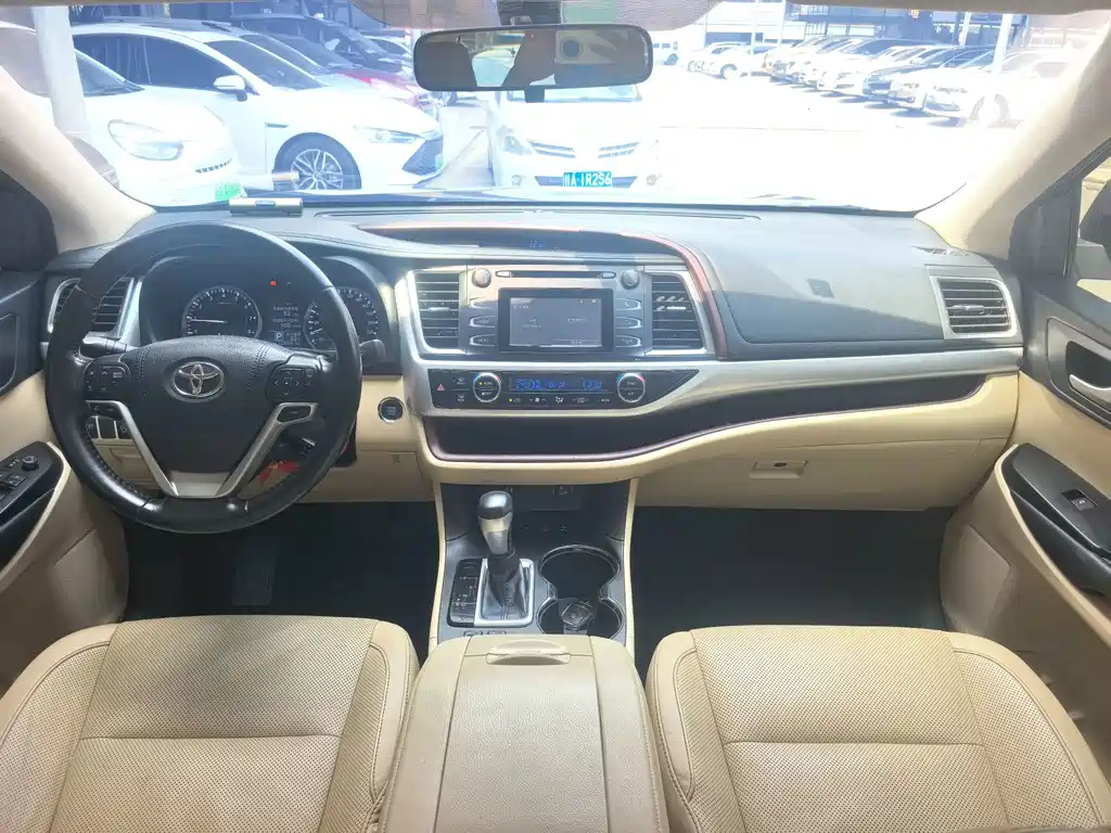Toyota Highlander — миниатюра 9