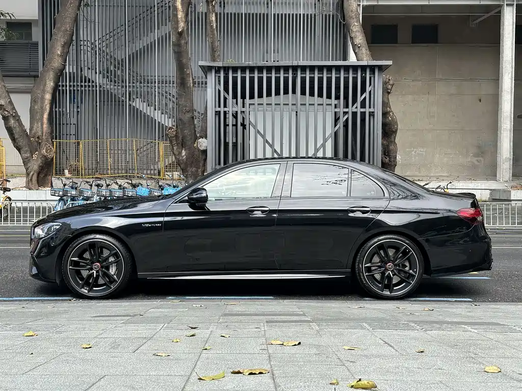 MERCEDES-BENZ E CLASS AMG