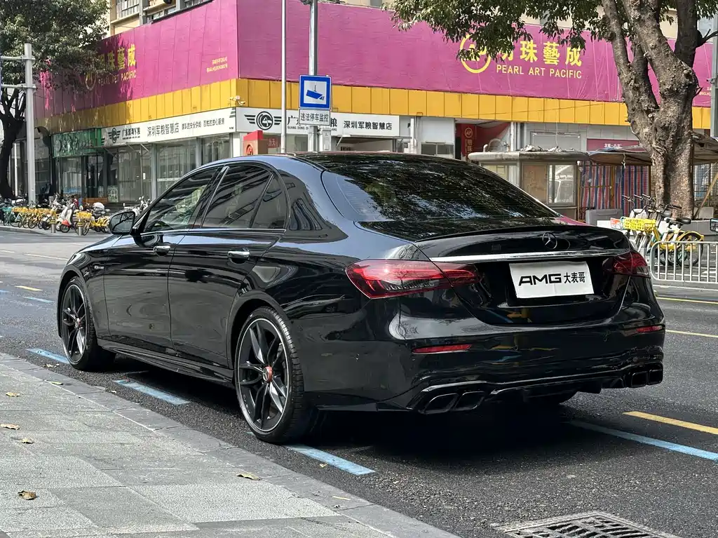 MERCEDES-BENZ E CLASS AMG
