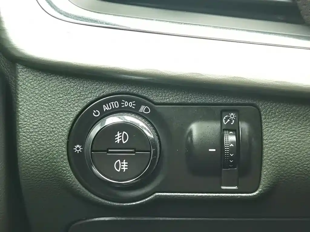 Chevrolet Malibu — миниатюра 21