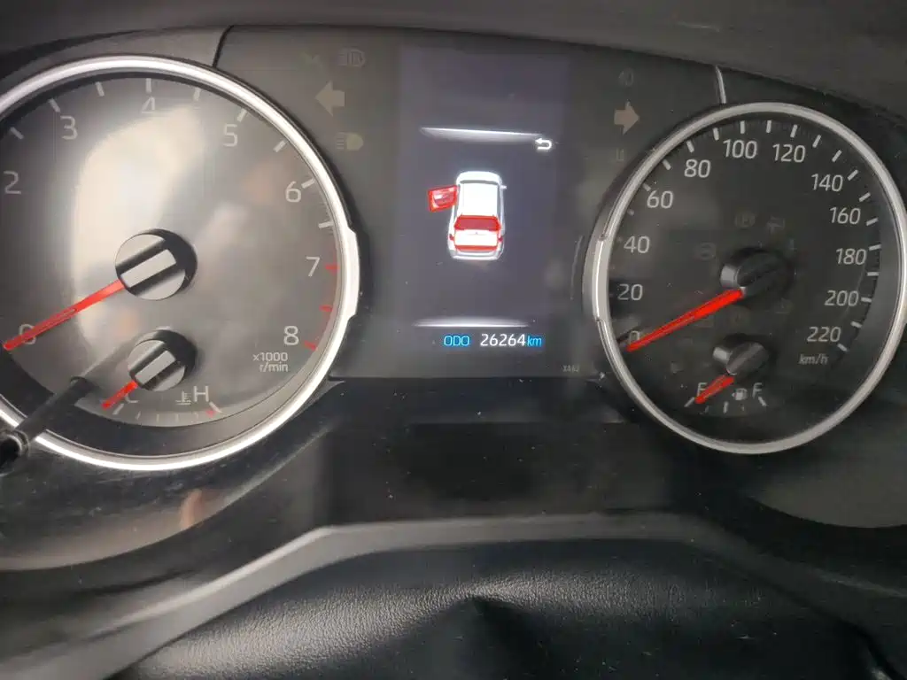 Toyota RAV4 — миниатюра 8