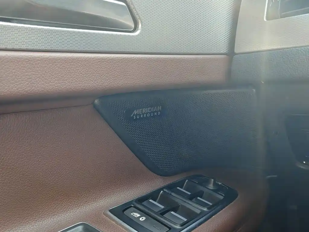 Jaguar XFL — миниатюра 30
