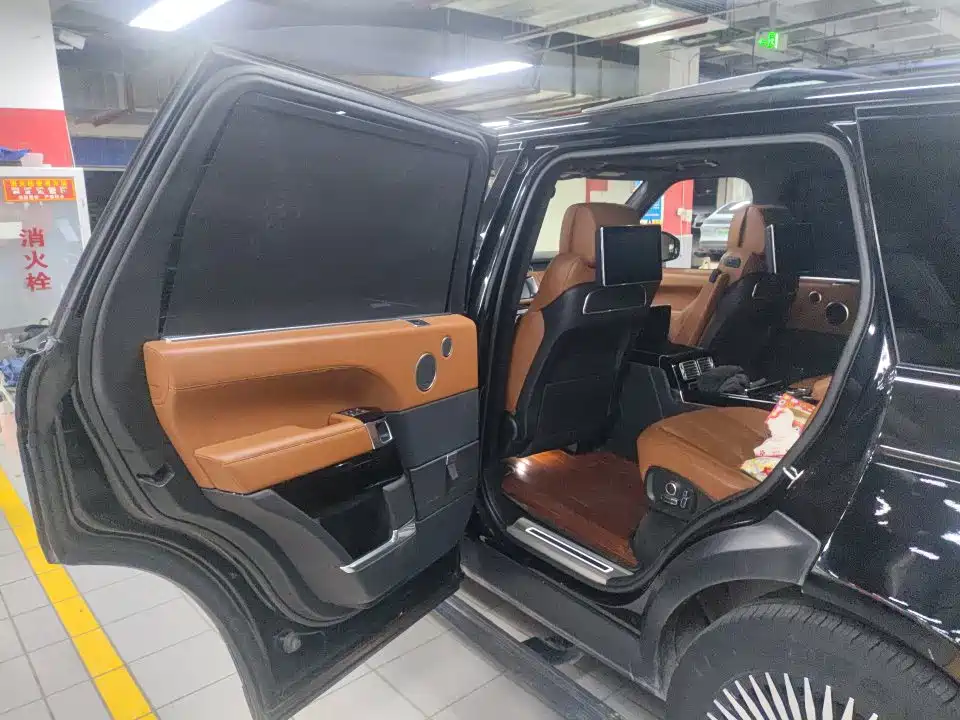 Land Rover Range Rover — миниатюра 8