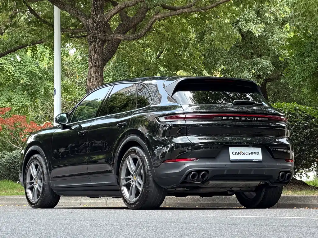 Porsche Cayenne — миниатюра 6