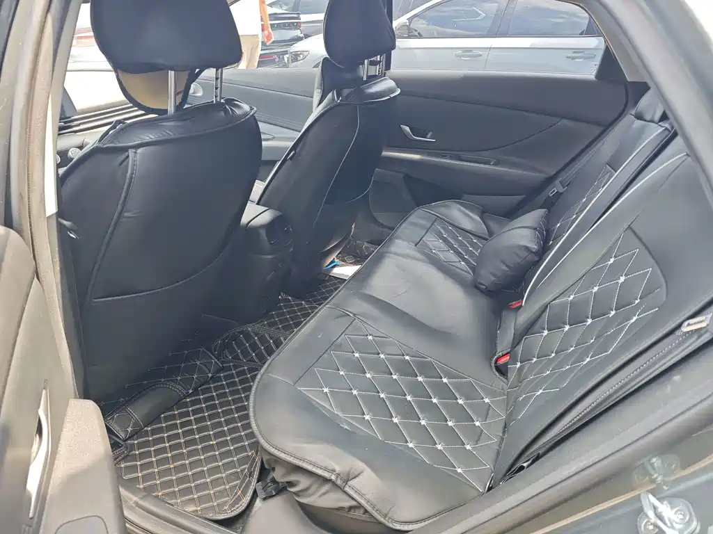 Hyundai Elantra — миниатюра 5