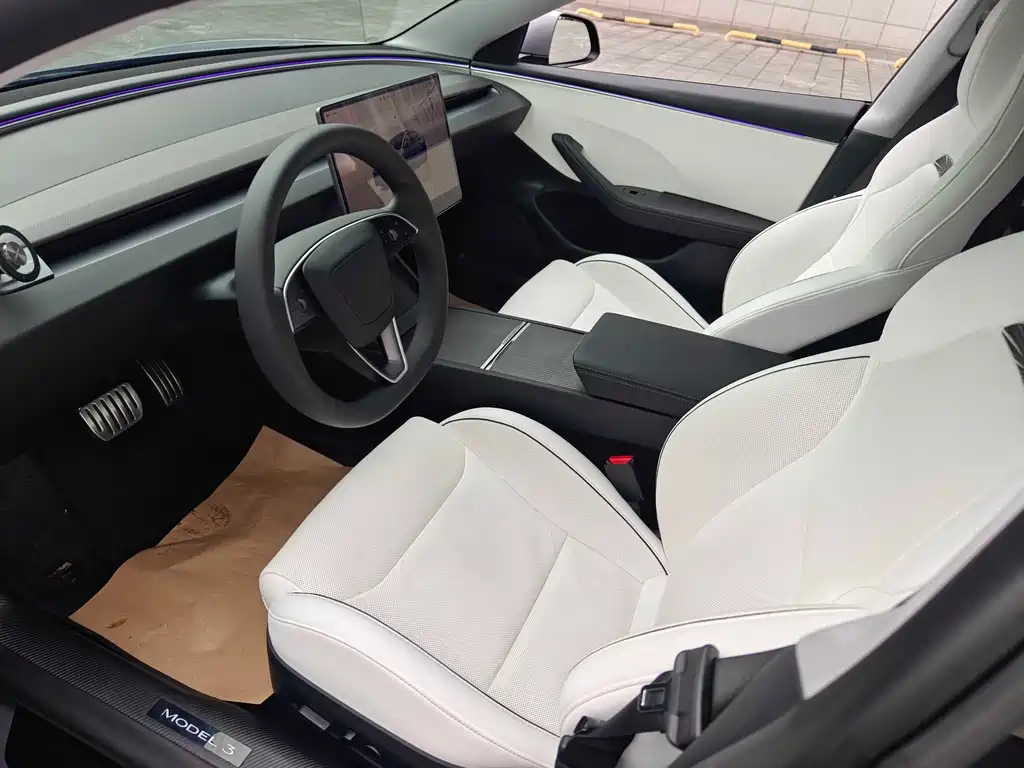 Tesla Model 3 — миниатюра 6