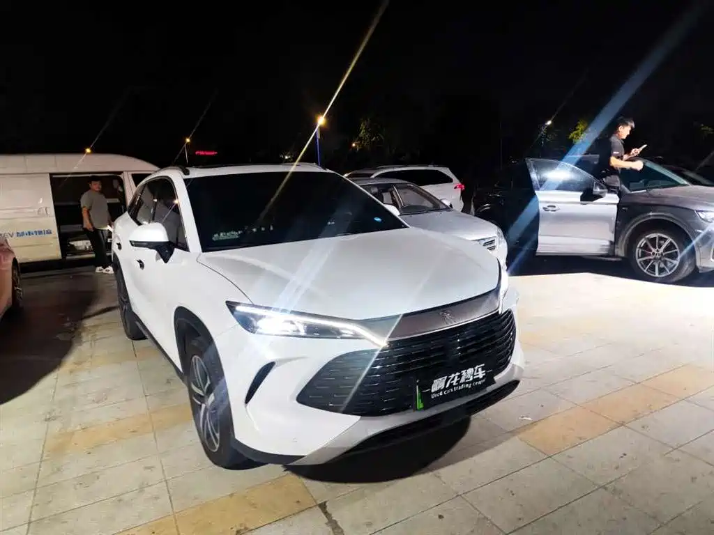 BYD L DM-i — миниатюра 2