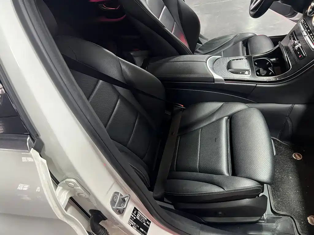 Mercedes-Benz C-Class — миниатюра 14