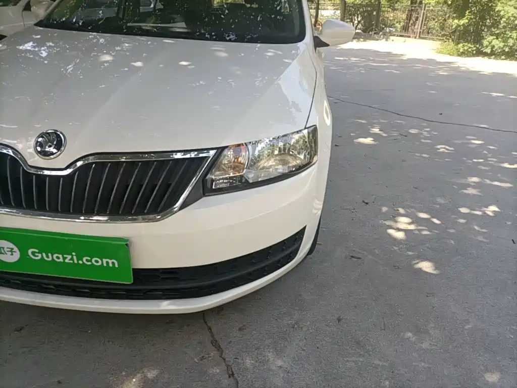 Skoda Rapid Spaceback — миниатюра 24