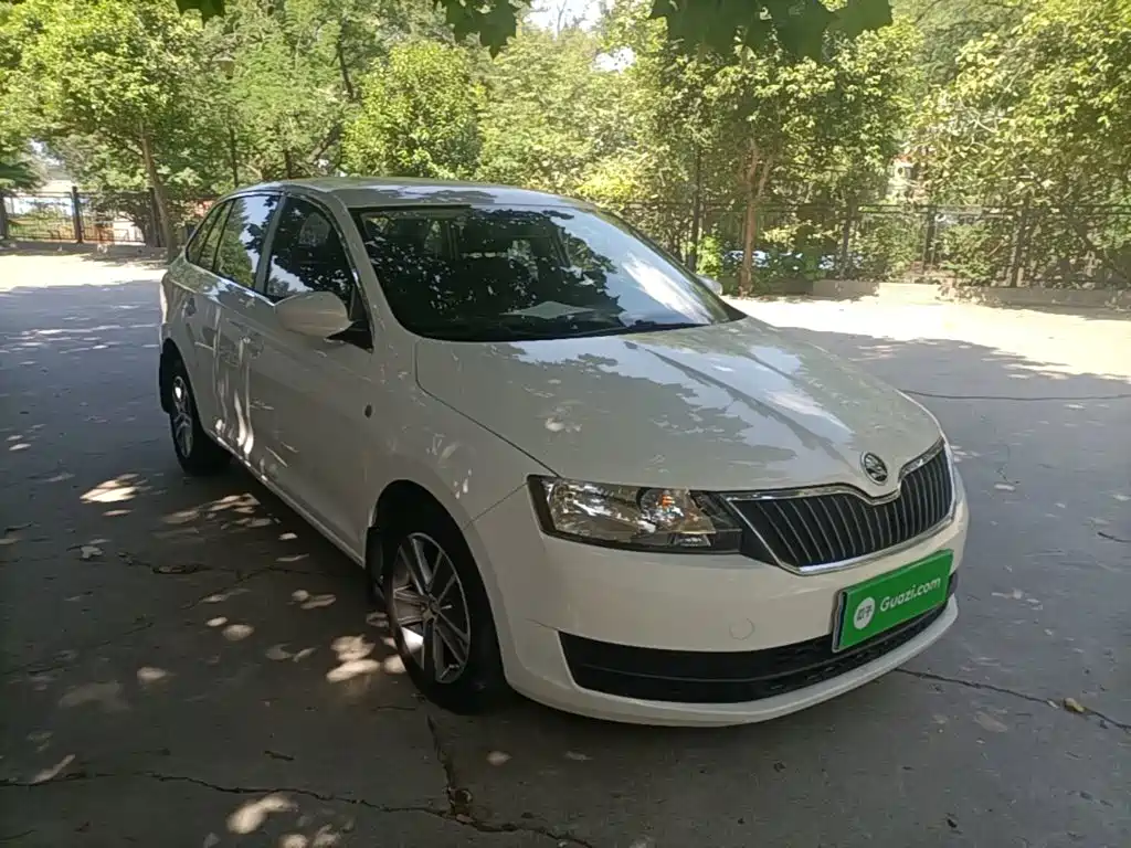 Skoda Rapid Spaceback — миниатюра 4