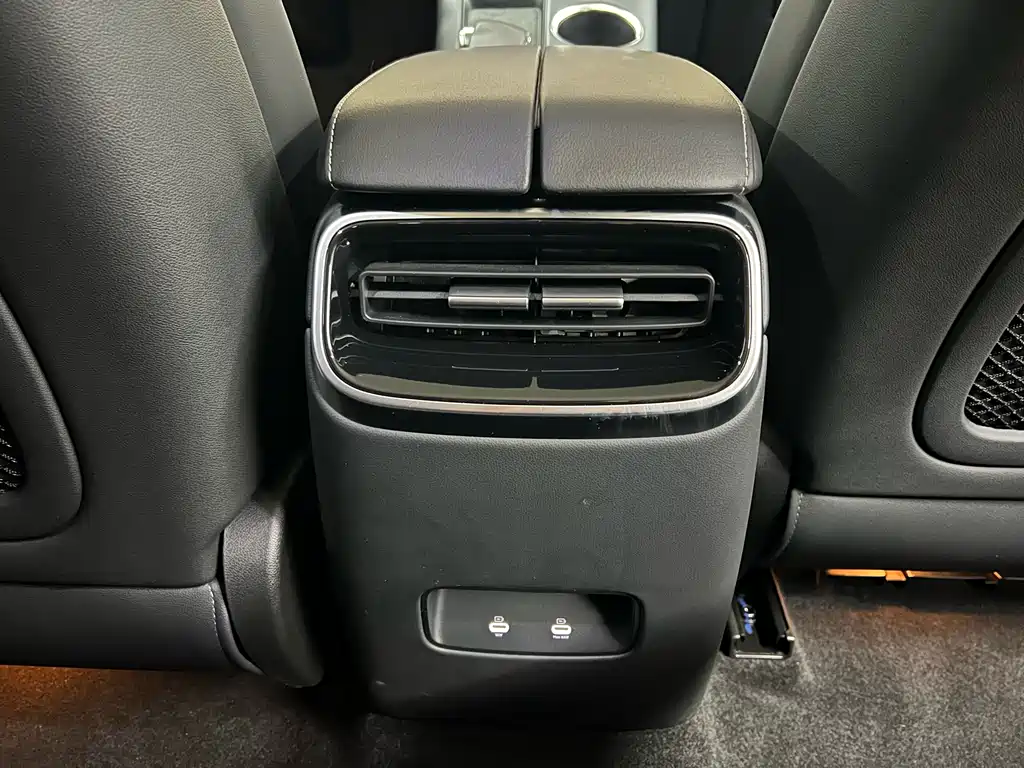 AITO ASK THE WORLD M5