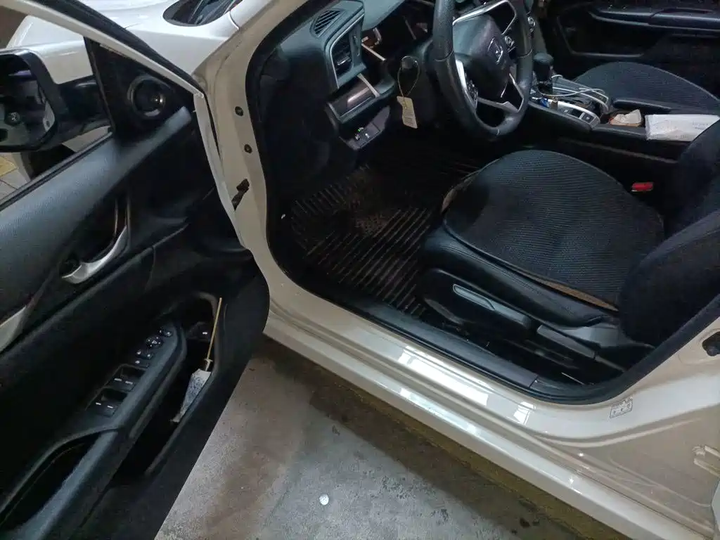 Honda Civic — миниатюра 12