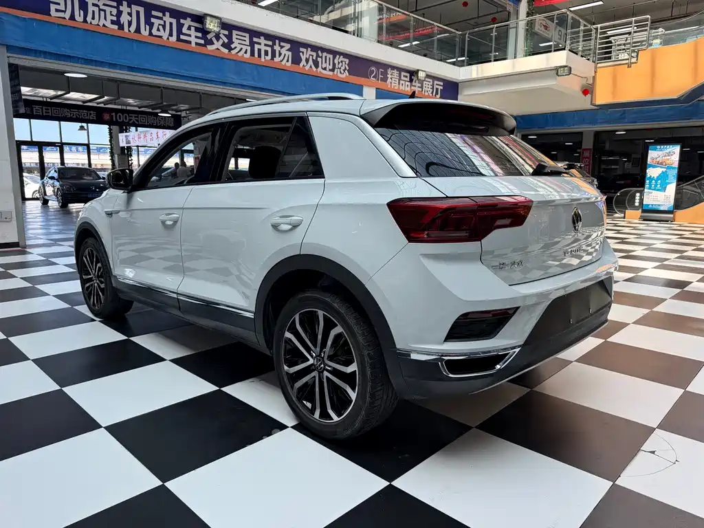 Volkswagen T-Roc — миниатюра 18