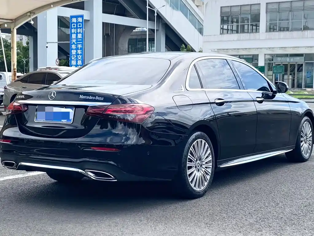 Mercedes-Benz E-Class — миниатюра 6