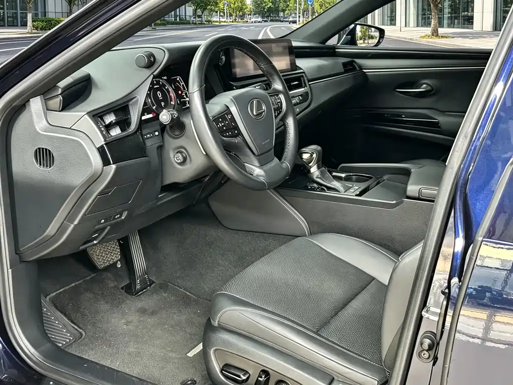 Lexus ES — миниатюра 7