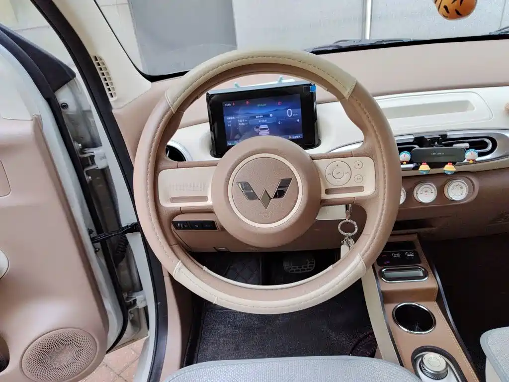 Wuling MINIEV — миниатюра 6