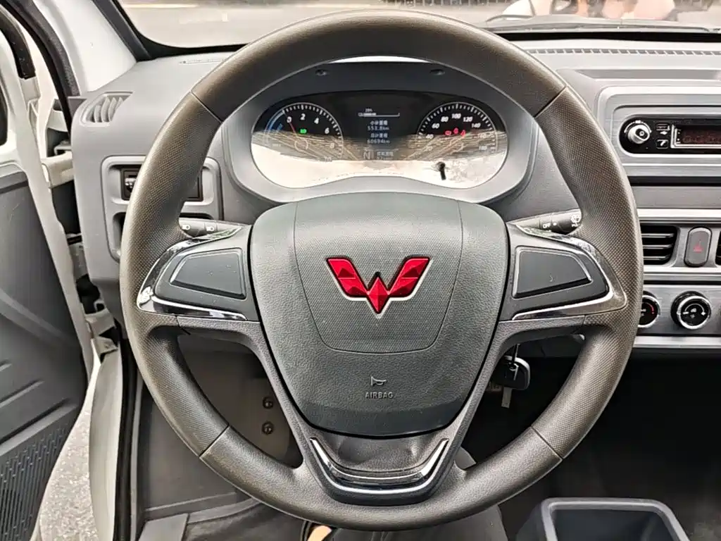Wuling Yangguang — миниатюра 11