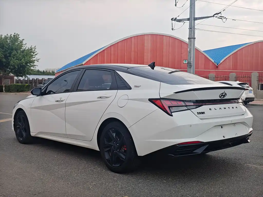 Hyundai Elantra — миниатюра 5