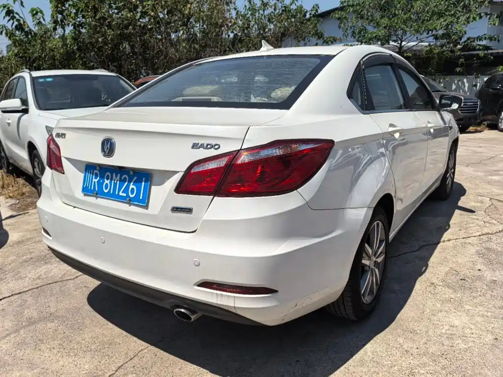 Changan Eado — миниатюра 3