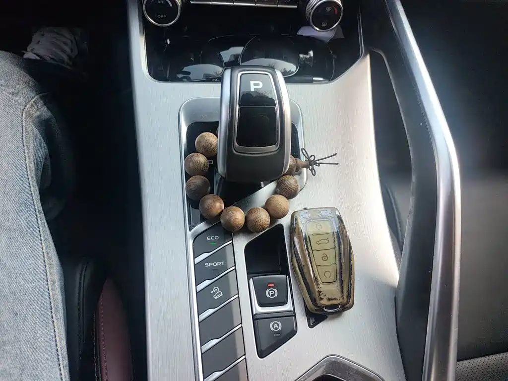 Geely Binyue — миниатюра 10