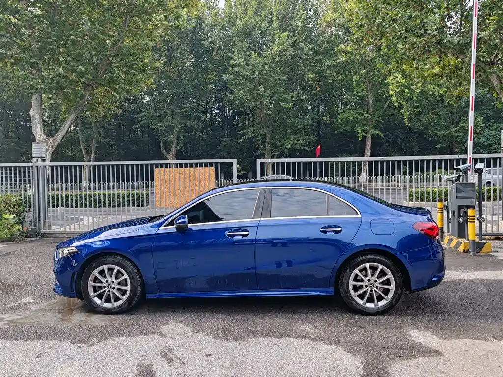 Mercedes-Benz A-Class — миниатюра 6