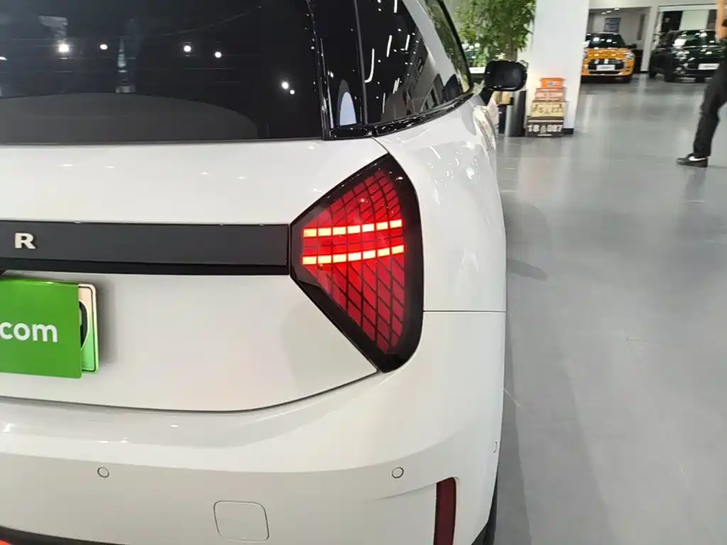 MINI MINI COOPER EV — миниатюра 8
