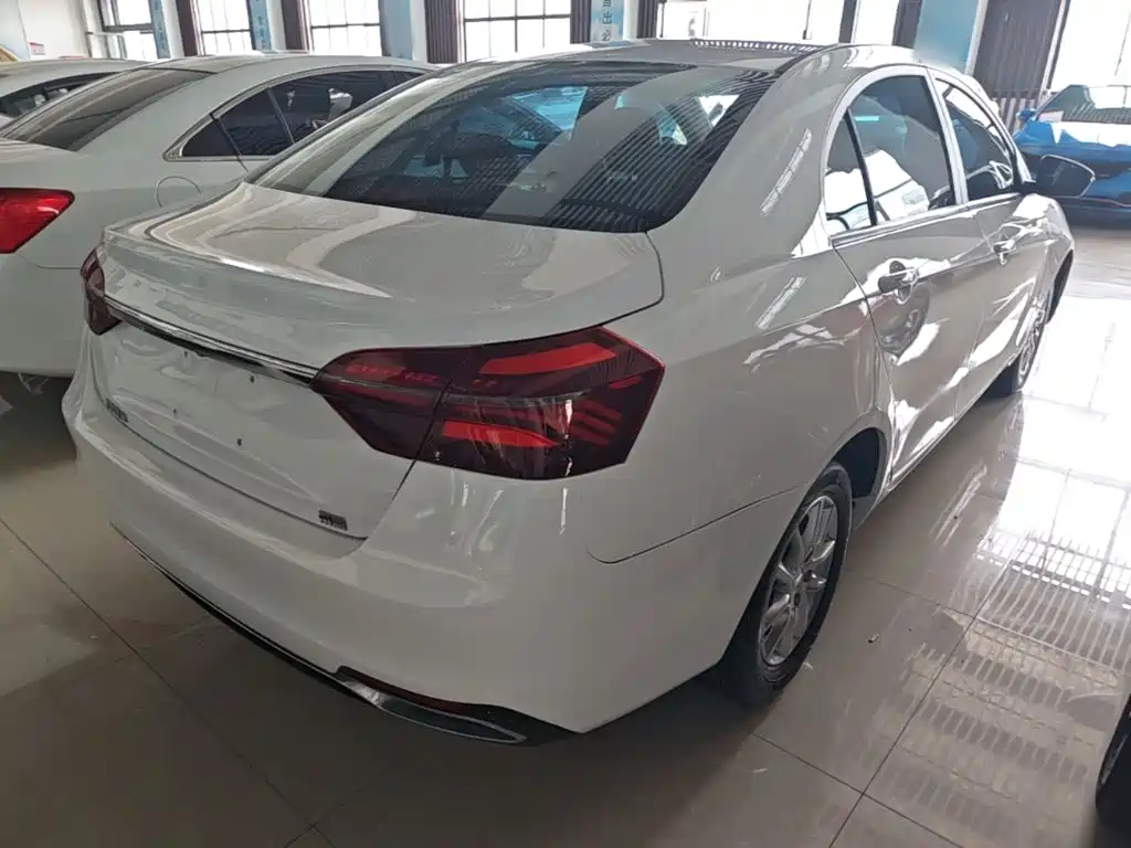Geely Emgrand — миниатюра 7