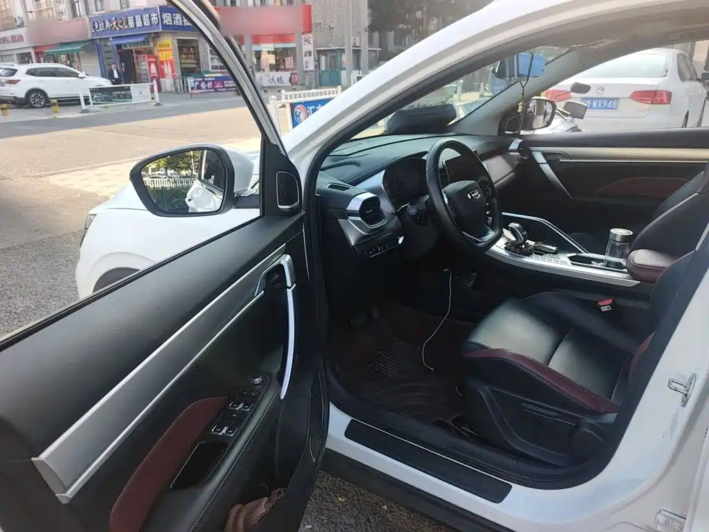 Geely Binyue — миниатюра 12