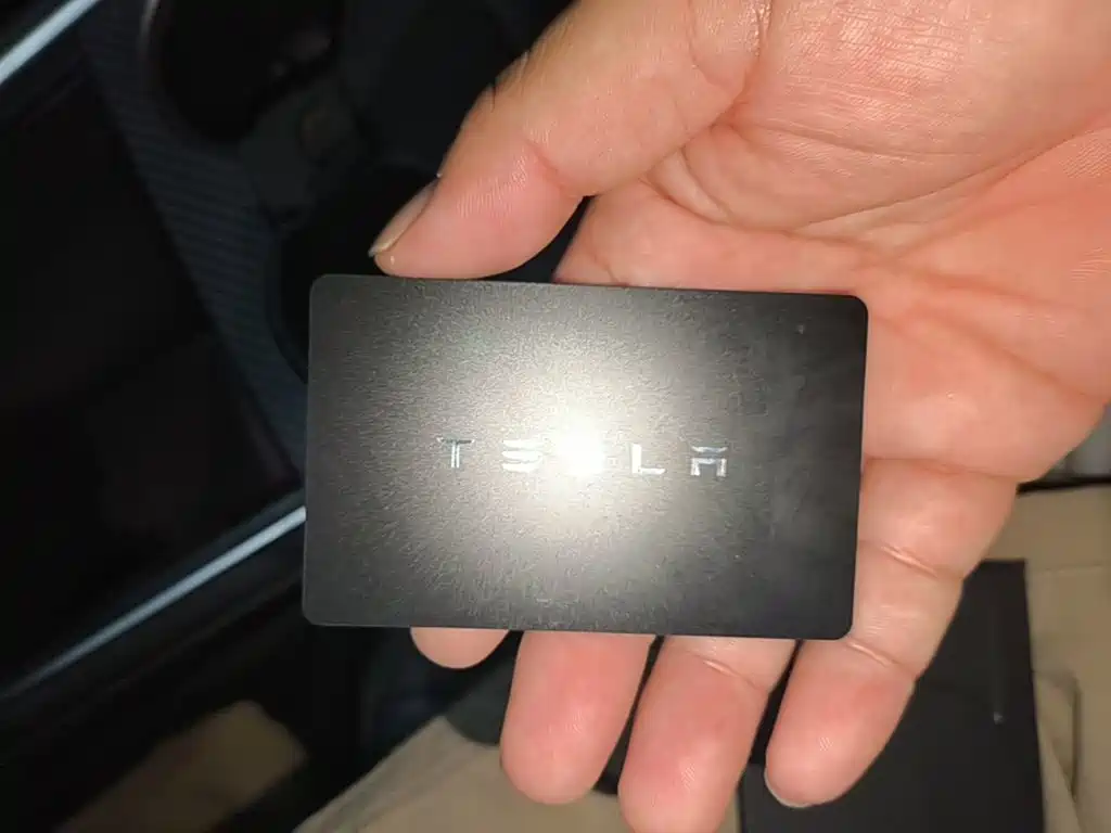 Tesla Model Y — миниатюра 9