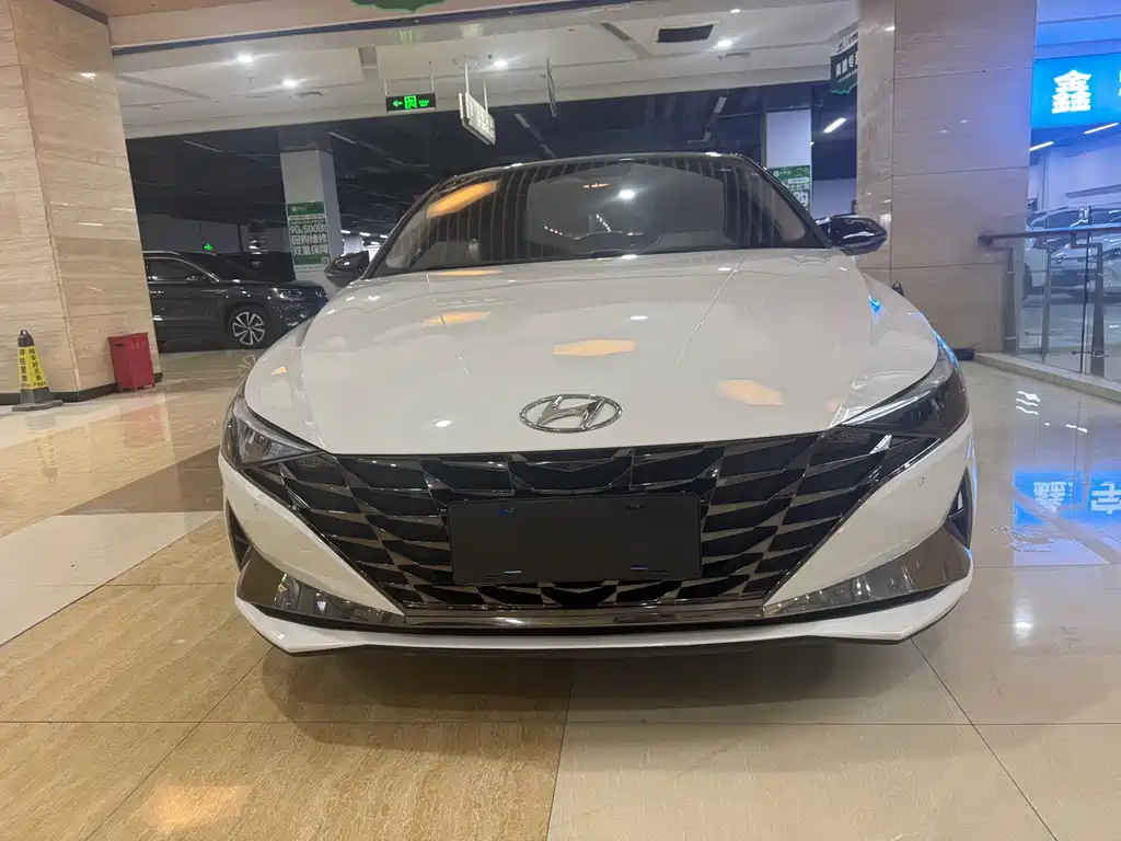 Hyundai Elantra — миниатюра 9
