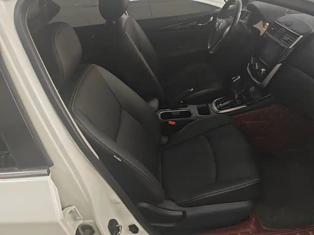 Nissan Tiida — миниатюра 25