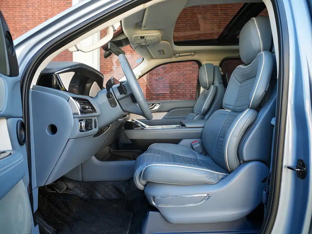 Lincoln Navigator — миниатюра 5