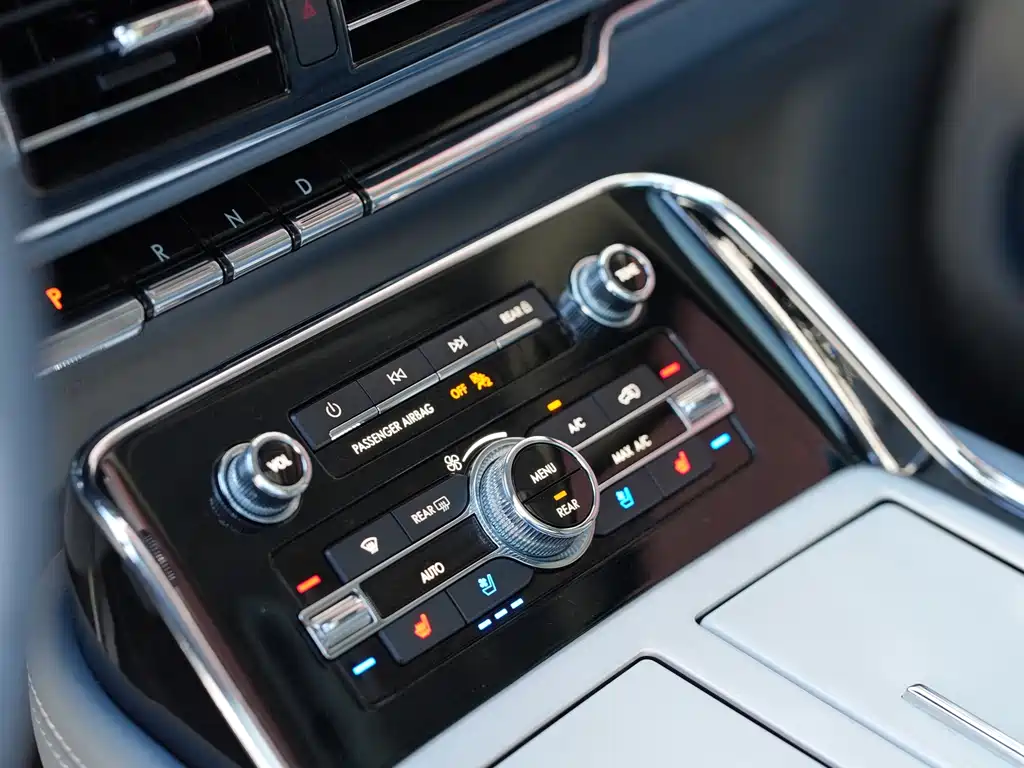 Lincoln Navigator — миниатюра 14