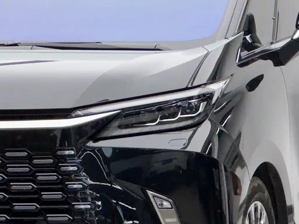 Lexus LM — миниатюра 3