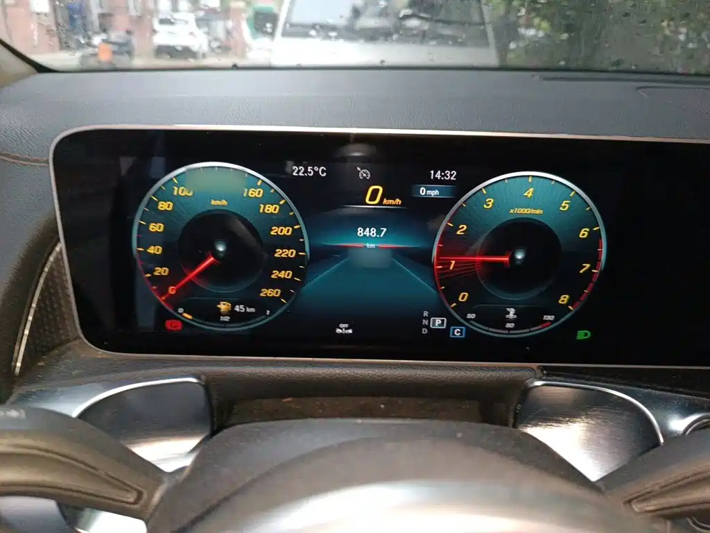 Mercedes-Benz GLB — миниатюра 4