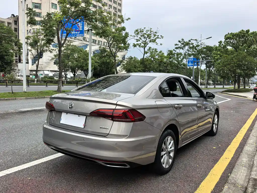 Volkswagen Bora — миниатюра 18