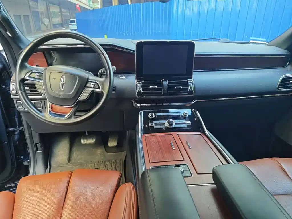Lincoln Navigator — миниатюра 12