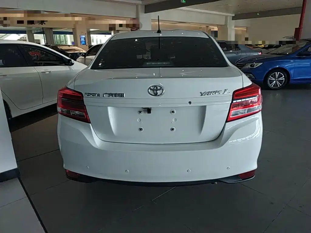 Toyota Yaris L — миниатюра 6