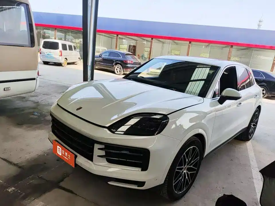 Porsche Cayenne 2025
