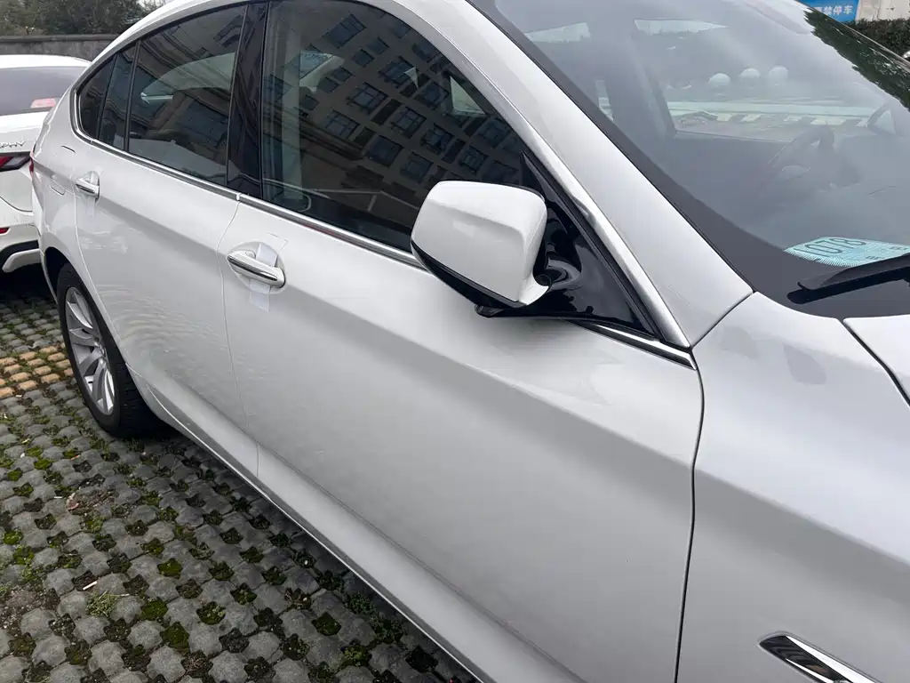 BMW 5 Series GT — миниатюра 15