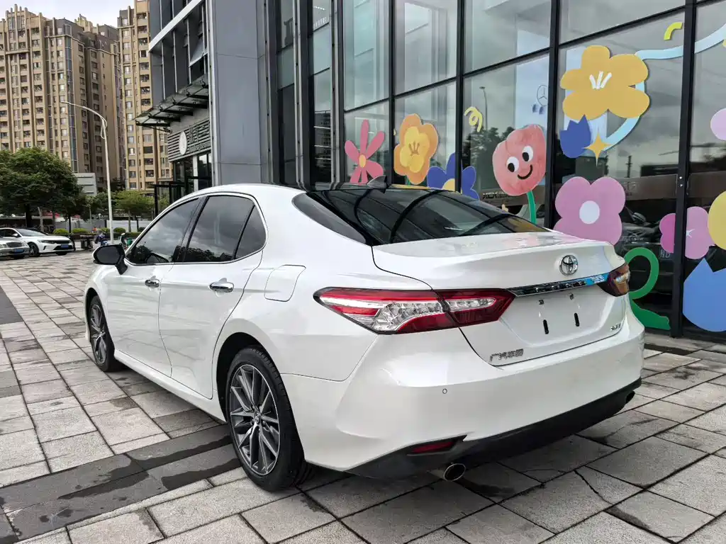 TOYOTA CAMRY