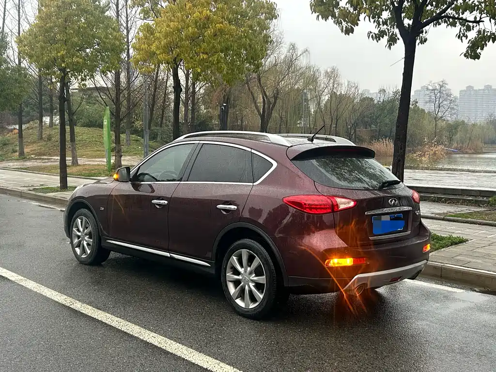 INFINITI QX50