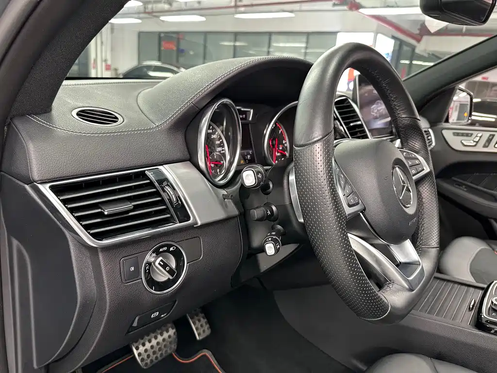 Mercedes-Benz GLE Coupe AMG — миниатюра 11