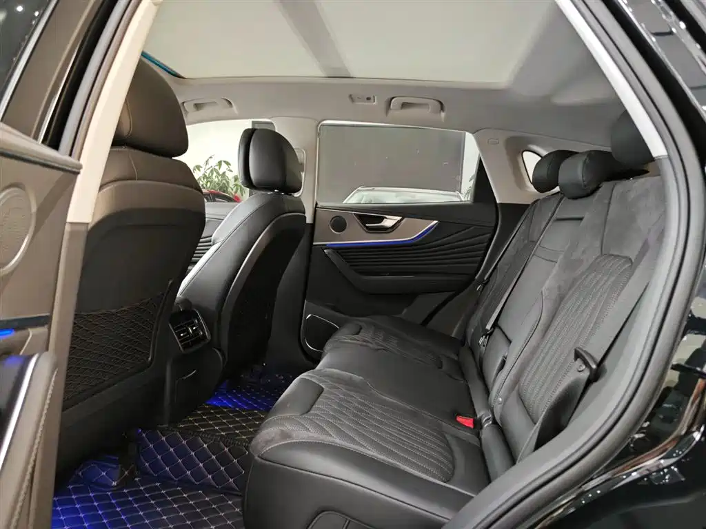 Hongqi HS5 2023 2.0T Pro