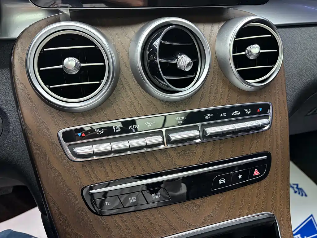 Mercedes-Benz GLC — миниатюра 10