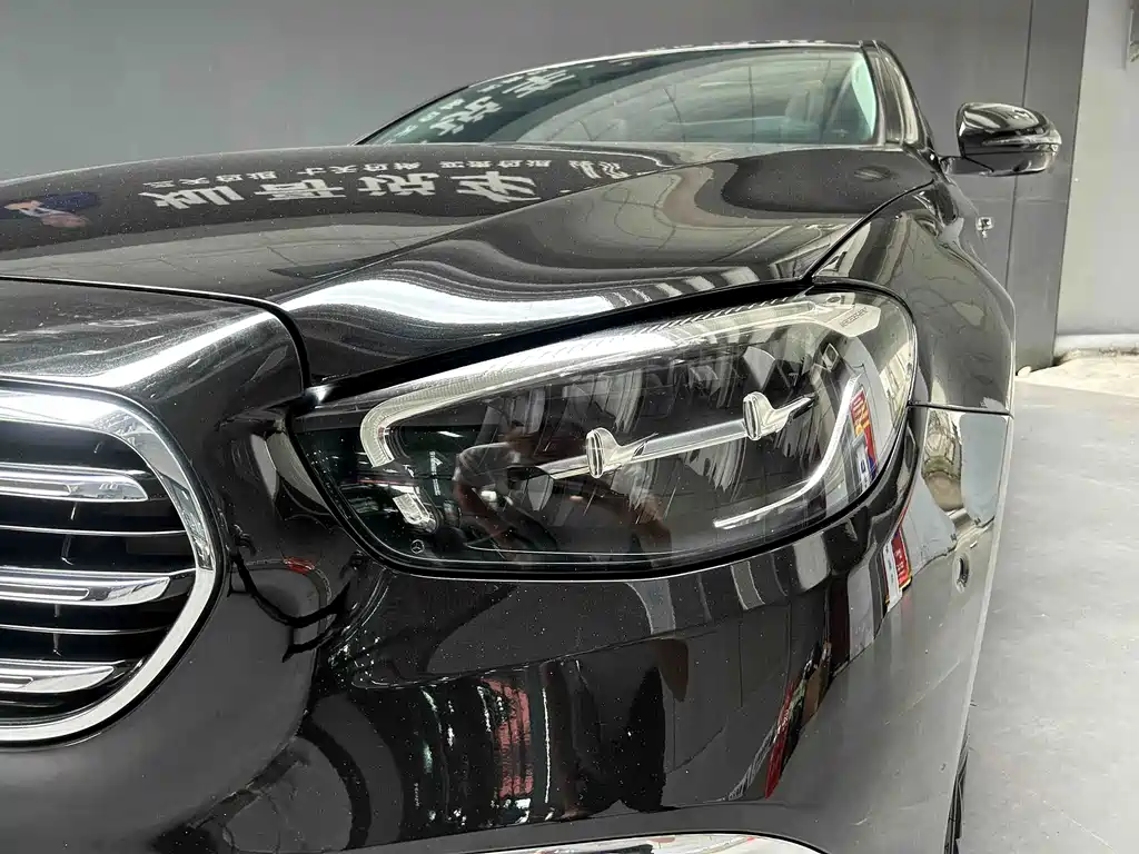 Mercedes-Benz E-Class — миниатюра 5