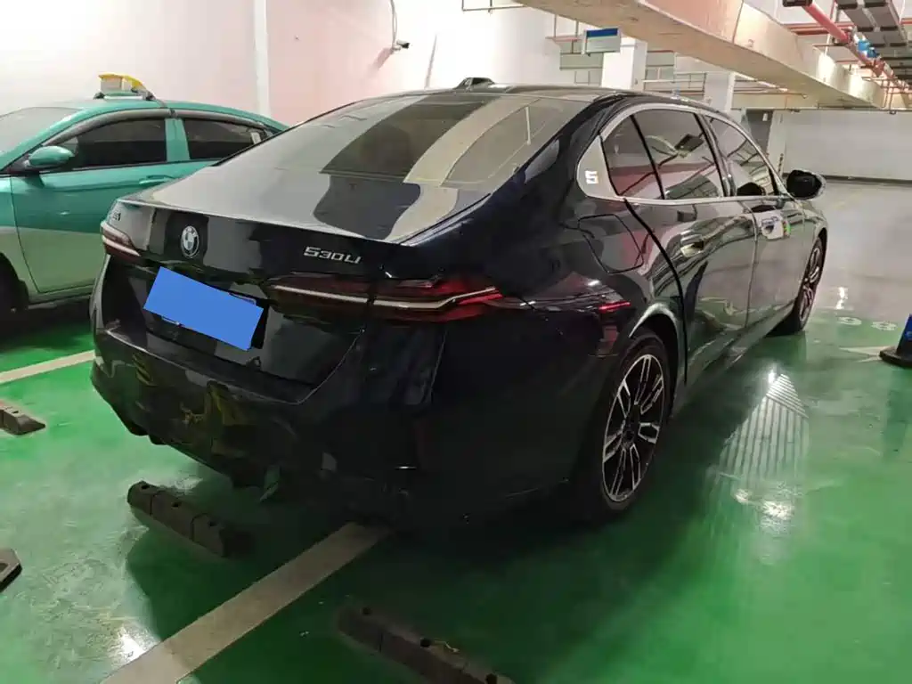 BMW 5 Series — миниатюра 5