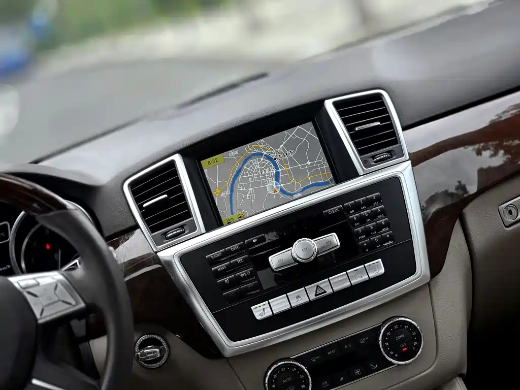 Mercedes-Benz M-Class — миниатюра 13