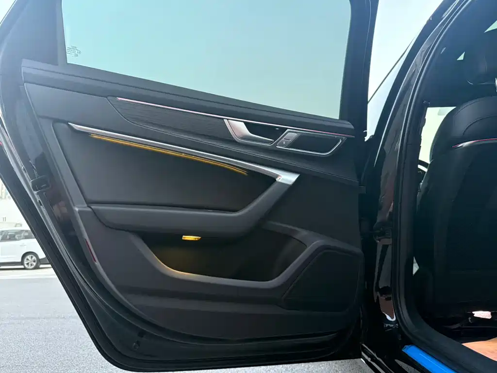 Audi A6L — миниатюра 6