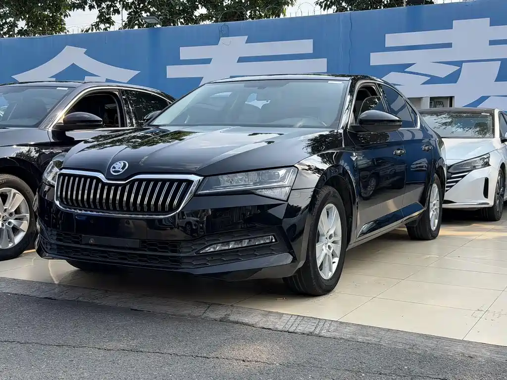 Skoda Superb — миниатюра 3
